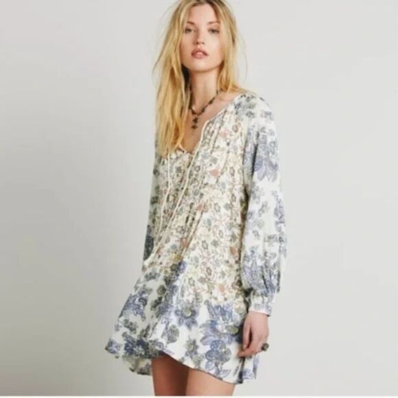 Free People Dress Womens Medium Blue White Floral Boho Peasant Long Sleeve Mini - Picture 1 of 7